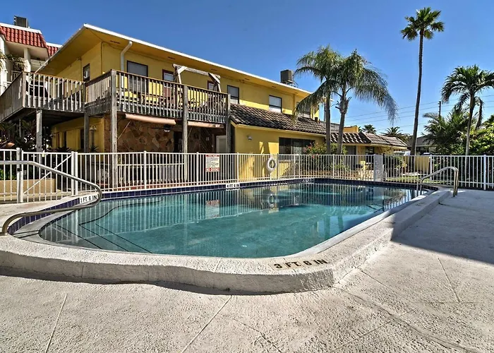 Breezy & Beachy Belleair Condo: 12 Steps To Shore! Ferienhaus Clearwater Beach