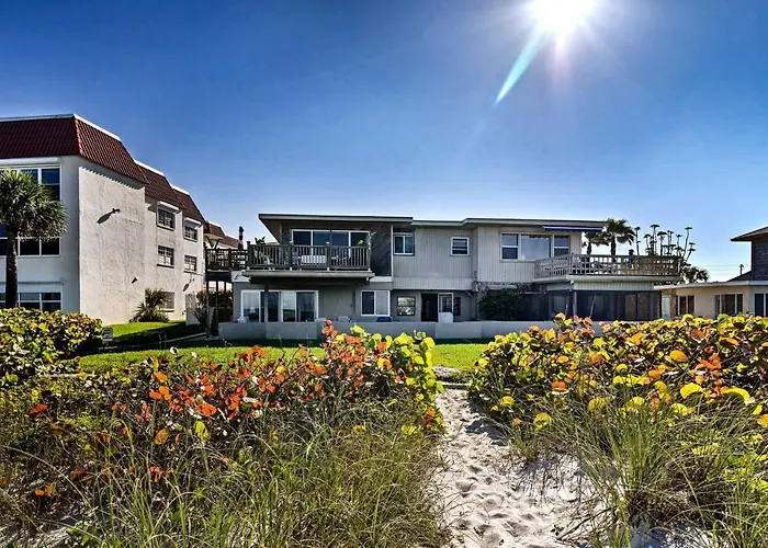 Breezy & Beachy Belleair Condo: 12 Steps To Shore!