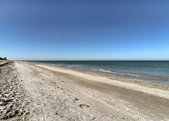 Breezy & Beachy Belleair Condo: 12 Steps To Shore! Clearwater Beach