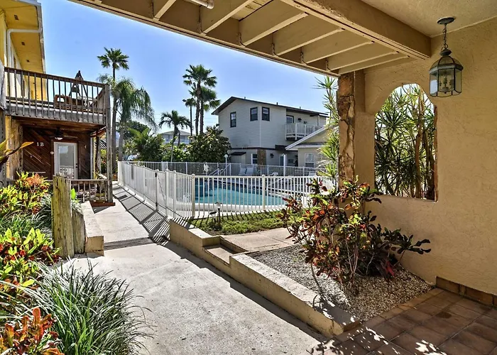 Breezy & Beachy Belleair Condo: 12 Steps To Shore! * Clearwater Beach